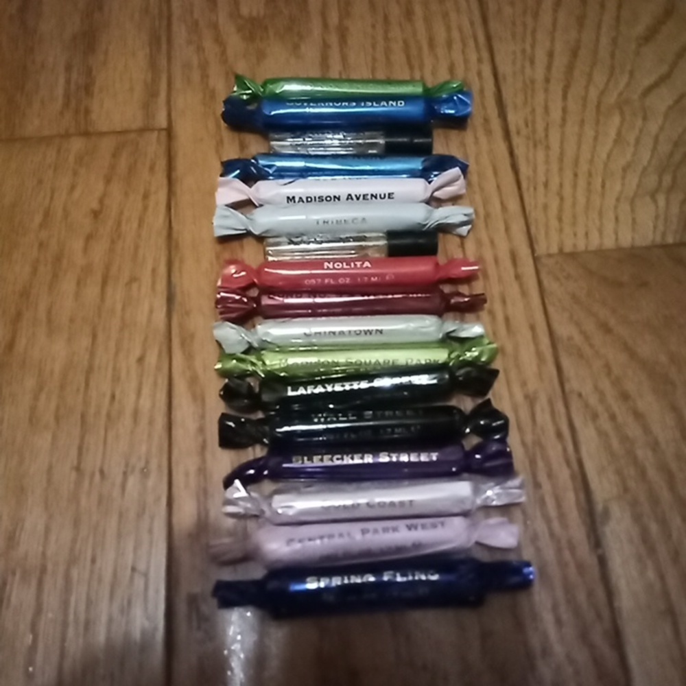 Bond No. 9 sample vials in bon bon wrapper